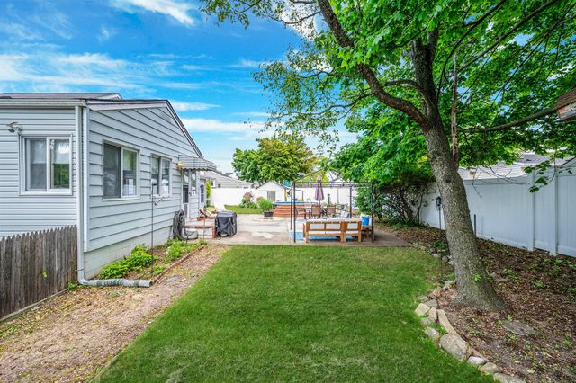 56 15th Street, West Babylon, NY 11704