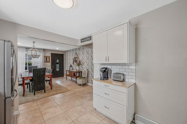 56 15th Street, West Babylon, NY 11704