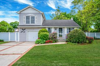 56 15th Street, West Babylon, NY 11704