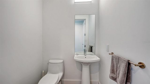 1155 N GULFSTREAM AVENUE 1704, Sarasota, FL 34236