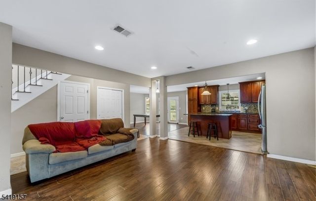431 Raritan Rd, Linden City, NJ 07036