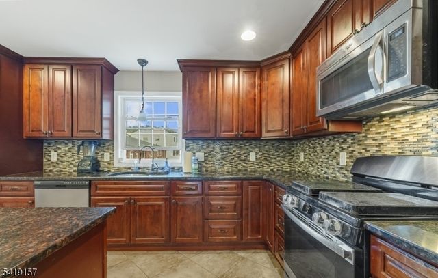 431 Raritan Rd, Linden City, NJ 07036