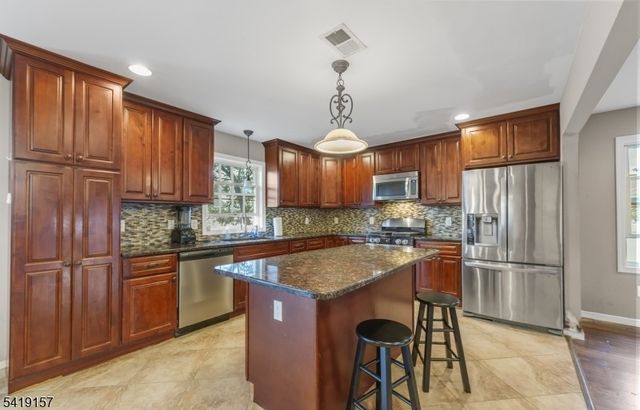 431 Raritan Rd, Linden City, NJ 07036