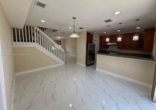 6542 Hidden Cove Dr 4-4, Davie, FL 33314
