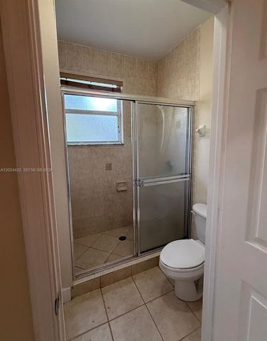 6542 Hidden Cove Dr 4-4, Davie, FL 33314