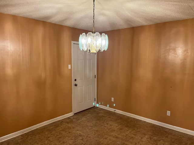 1007 Pinckney Ave, Leesville, LA 71446
