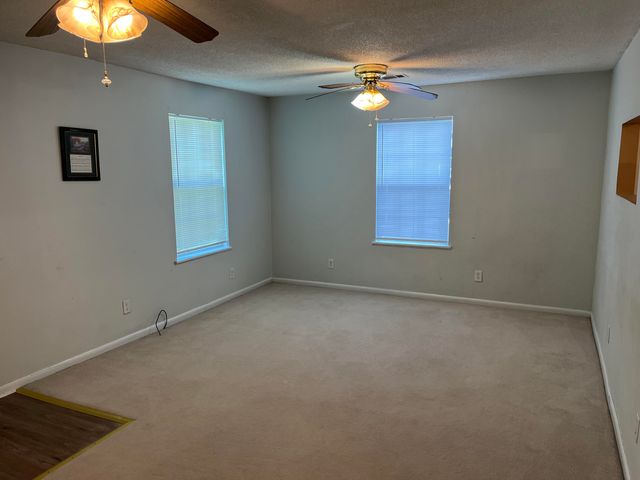 1007 Pinckney Ave, Leesville, LA 71446