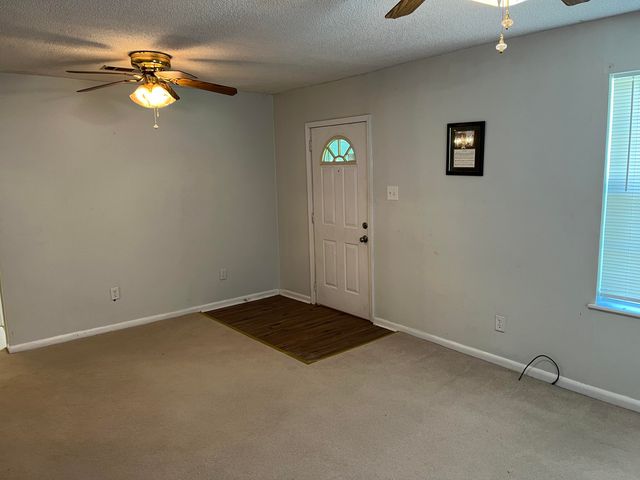 1007 Pinckney Ave, Leesville, LA 71446