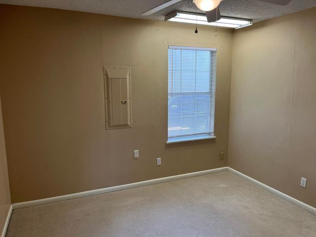 1007 Pinckney Ave, Leesville, LA 71446