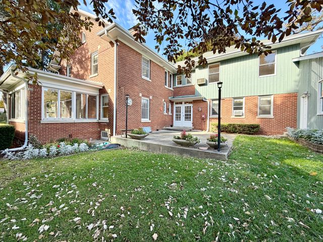 841 Douglas Avenue, Elgin, IL 60120