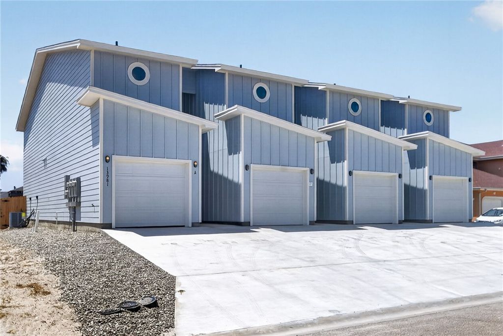 13981 Ports O Call Dr, Corpus Christi, TX 78418 — photo 2