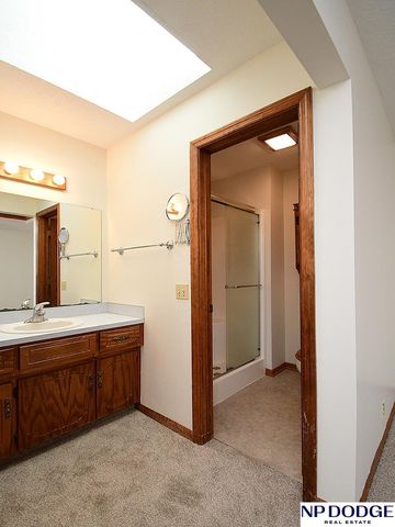 9404 Drexel Street, Omaha, NE 68127