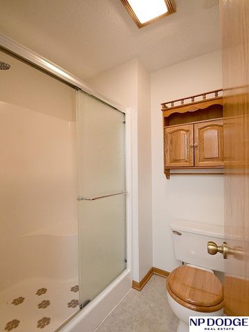 9404 Drexel Street, Omaha, NE 68127