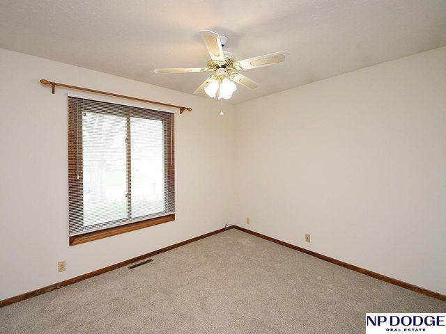 9404 Drexel Street, Omaha, NE 68127