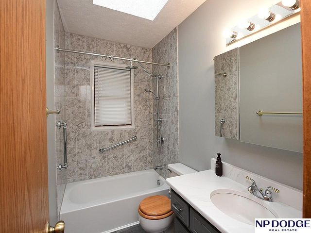 9404 Drexel Street, Omaha, NE 68127