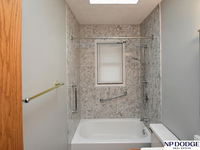 9404 Drexel Street, Omaha, NE 68127