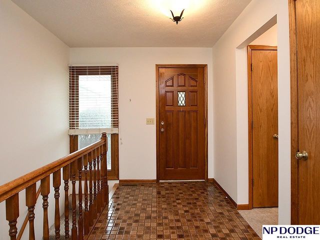 9404 Drexel Street, Omaha, NE 68127