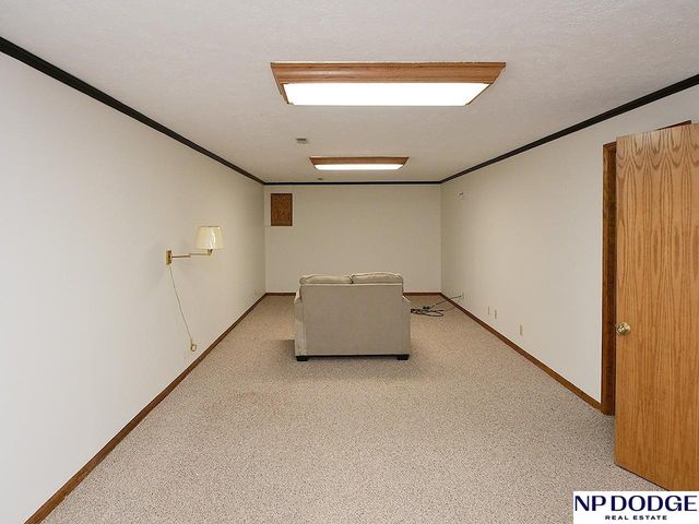 9404 Drexel Street, Omaha, NE 68127