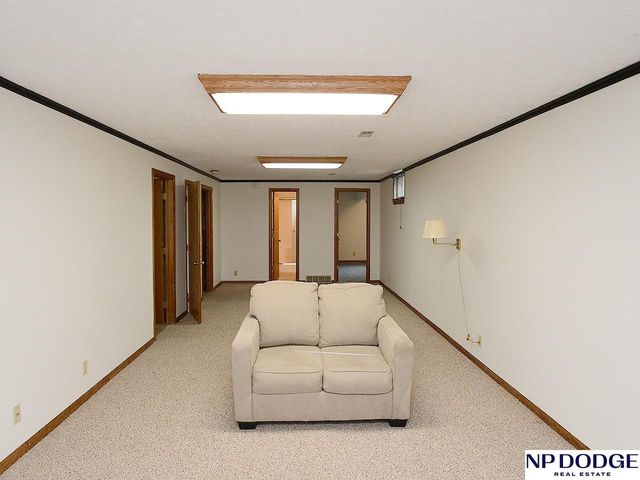 9404 Drexel Street, Omaha, NE 68127