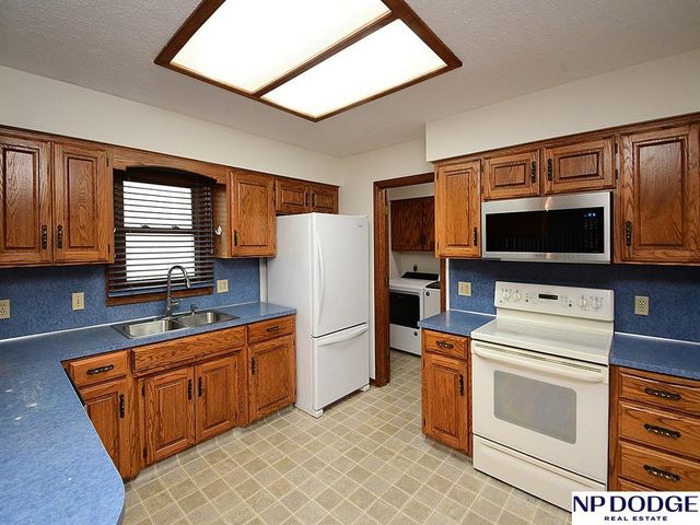 9404 Drexel Street, Omaha, NE 68127