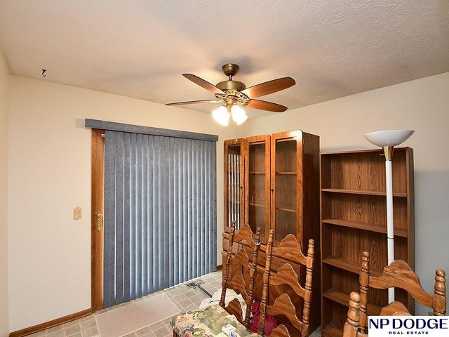 9404 Drexel Street, Omaha, NE 68127