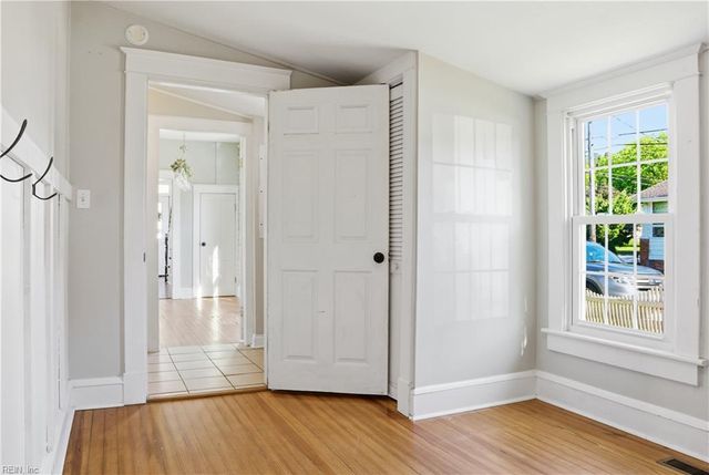 201 Beach RD, Hampton, VA 23664