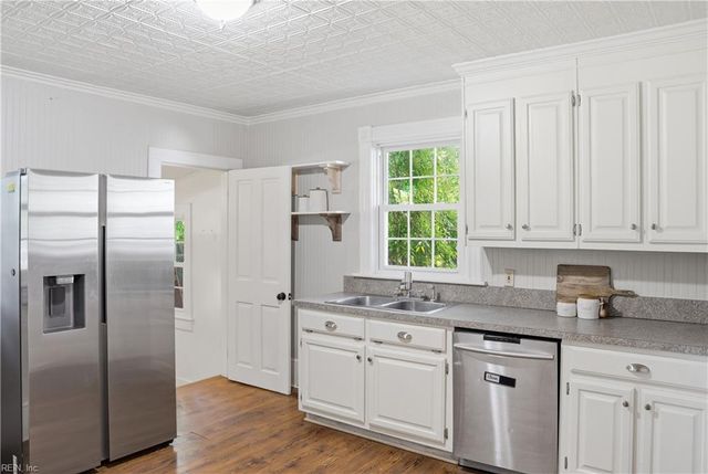 201 Beach RD, Hampton, VA 23664