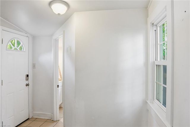 201 Beach RD, Hampton, VA 23664