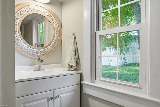 201 Beach RD, Hampton, VA 23664
