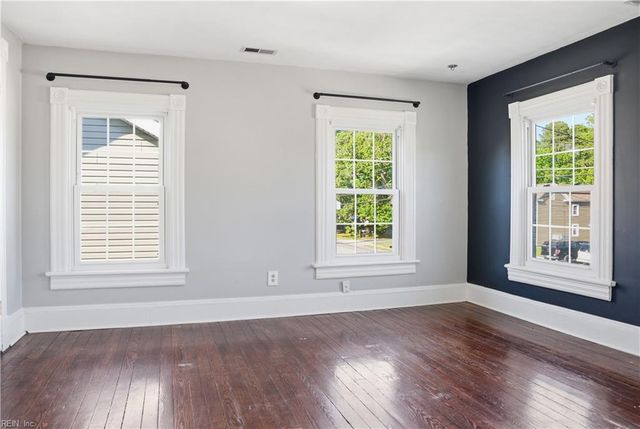 201 Beach RD, Hampton, VA 23664