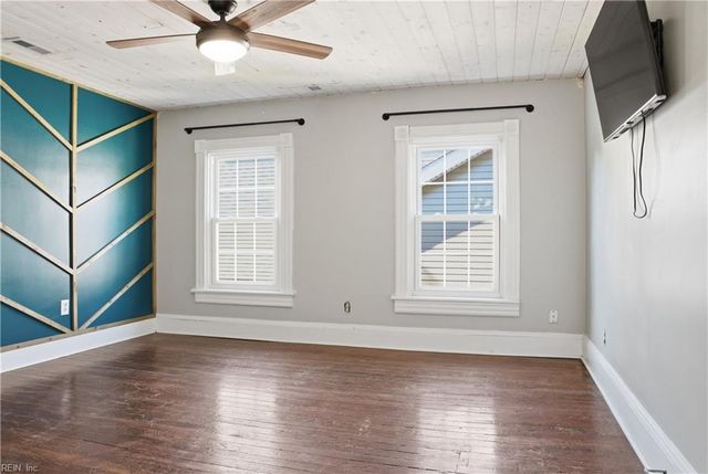 201 Beach RD, Hampton, VA 23664