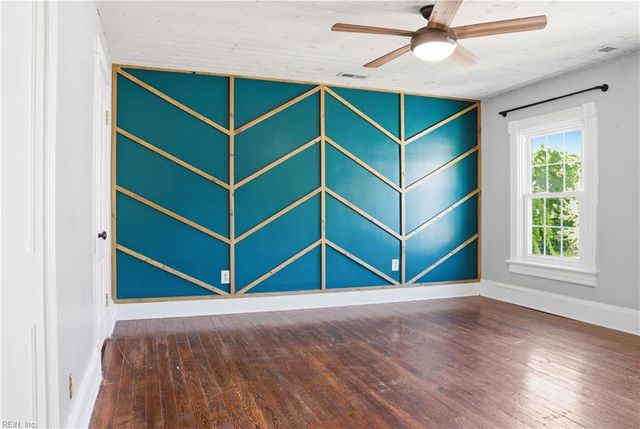 201 Beach RD, Hampton, VA 23664
