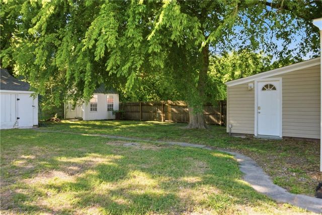 201 Beach RD, Hampton, VA 23664