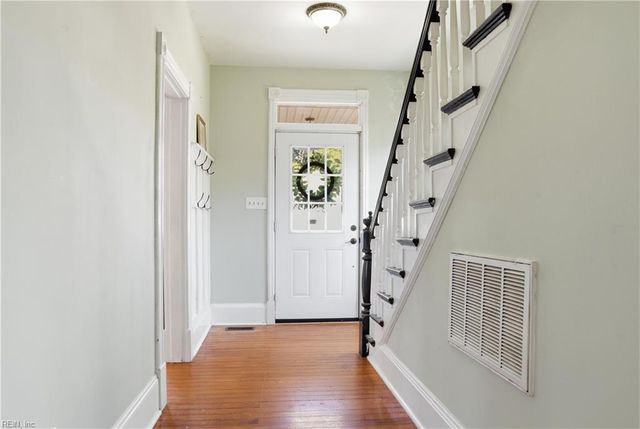 201 Beach RD, Hampton, VA 23664