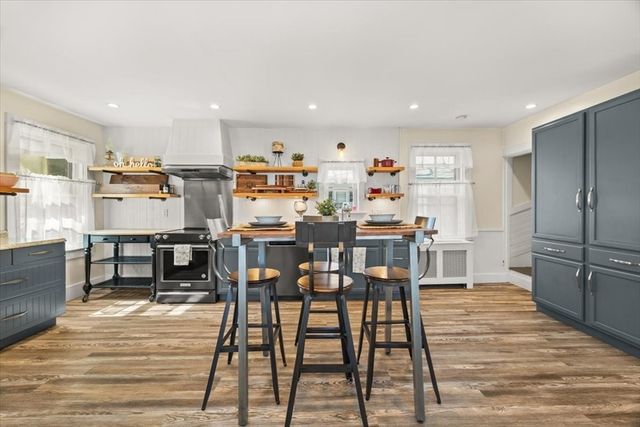 106 Bay St, Taunton, MA 02780