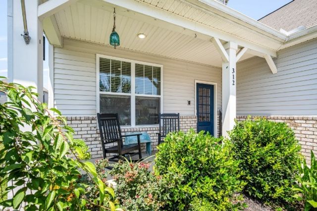 312 Whisper Wood Way, Lebanon, TN 37087