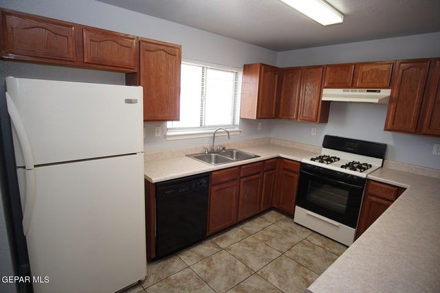 3400 Blue Earth Lane D, El Paso, TX 79936