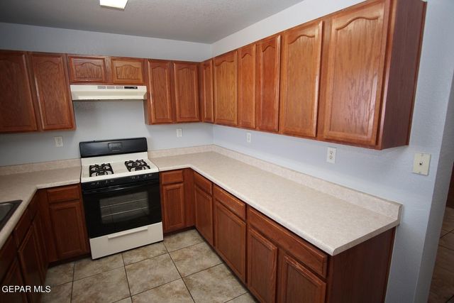 3400 Blue Earth Lane D, El Paso, TX 79936