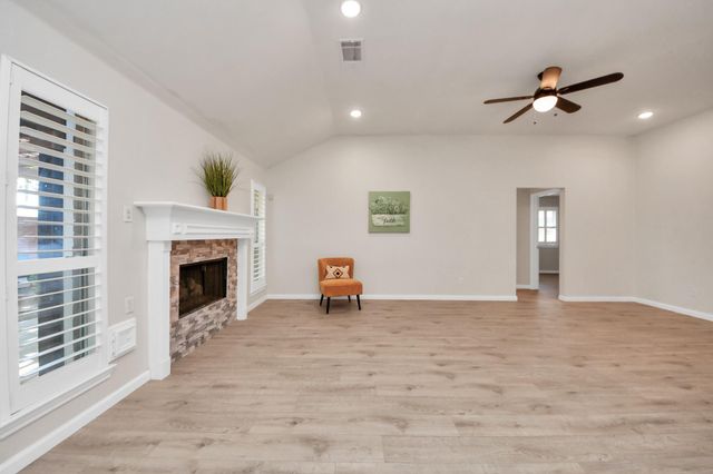 5012 N Nelson Avenue, Katy, TX 77493