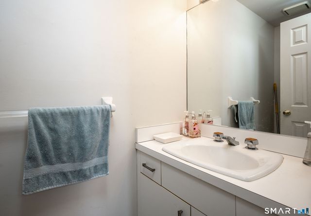 11 Boulevard Drive 1-3, Danbury, CT 06810