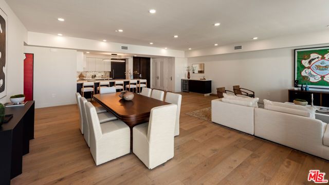 505 Barrington 302, Los Angeles, CA 90049