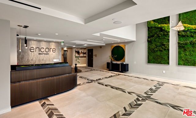 505 Barrington 302, Los Angeles, CA 90049