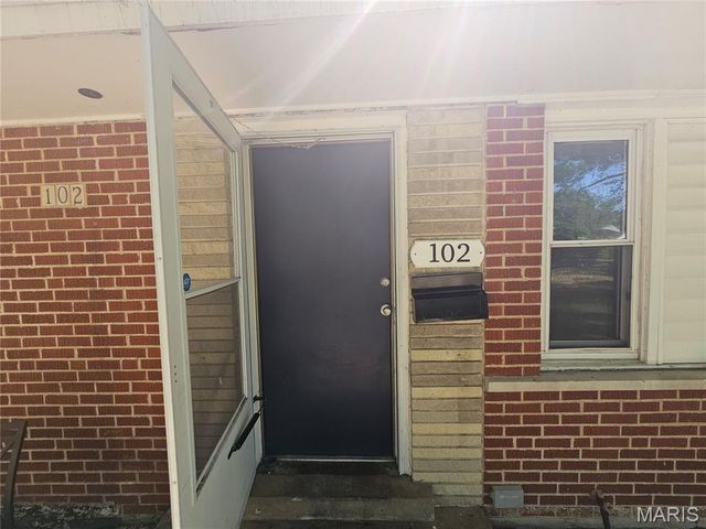 102 Florwood Court, St Louis, MO 63135