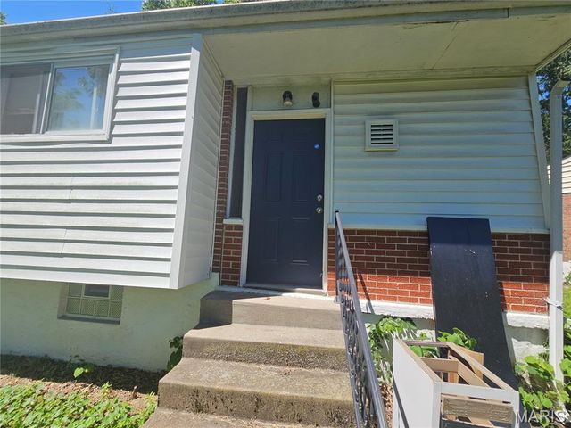 102 Florwood Court, St Louis, MO 63135