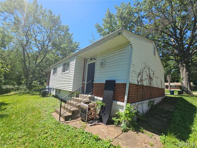 102 Florwood Court, St Louis, MO 63135