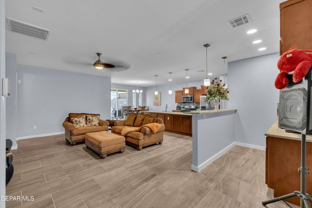 12631 Mark Twain Avenue, El Paso, TX 79928