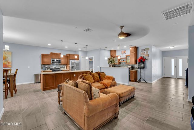 12631 Mark Twain Avenue, El Paso, TX 79928