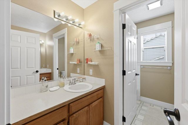 15923 N Woodcrest Ct, Spokane, WA 99208