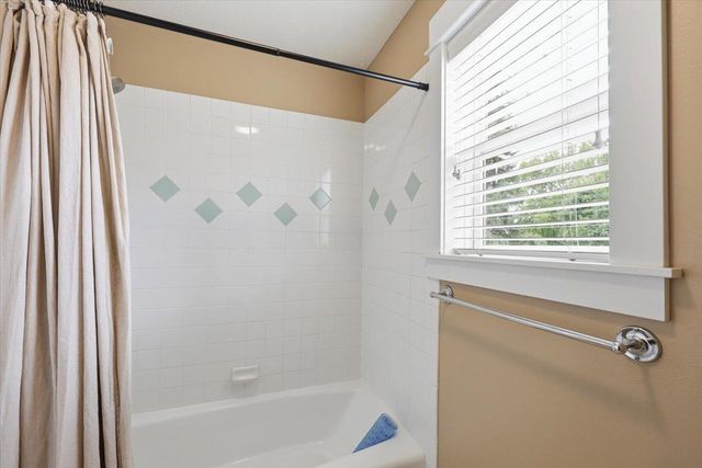 15923 N Woodcrest Ct, Spokane, WA 99208