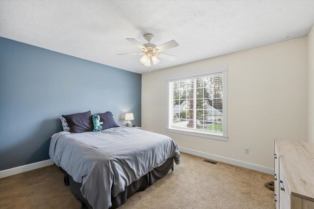 15923 N Woodcrest Ct, Spokane, WA 99208